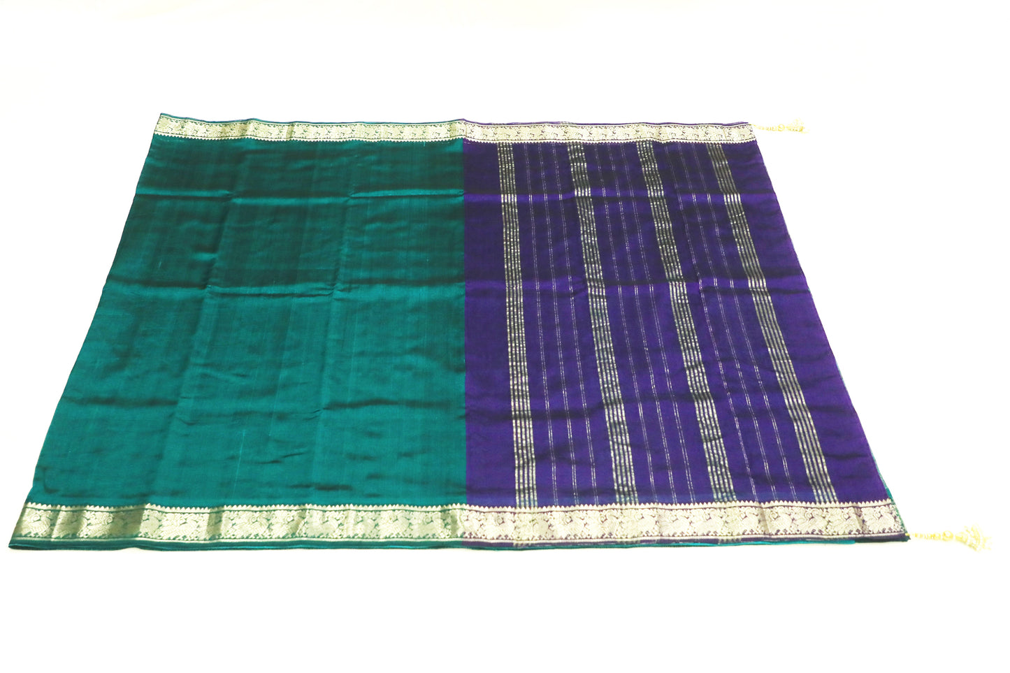 Handwoven Mangalagiri Silk Saree in Green