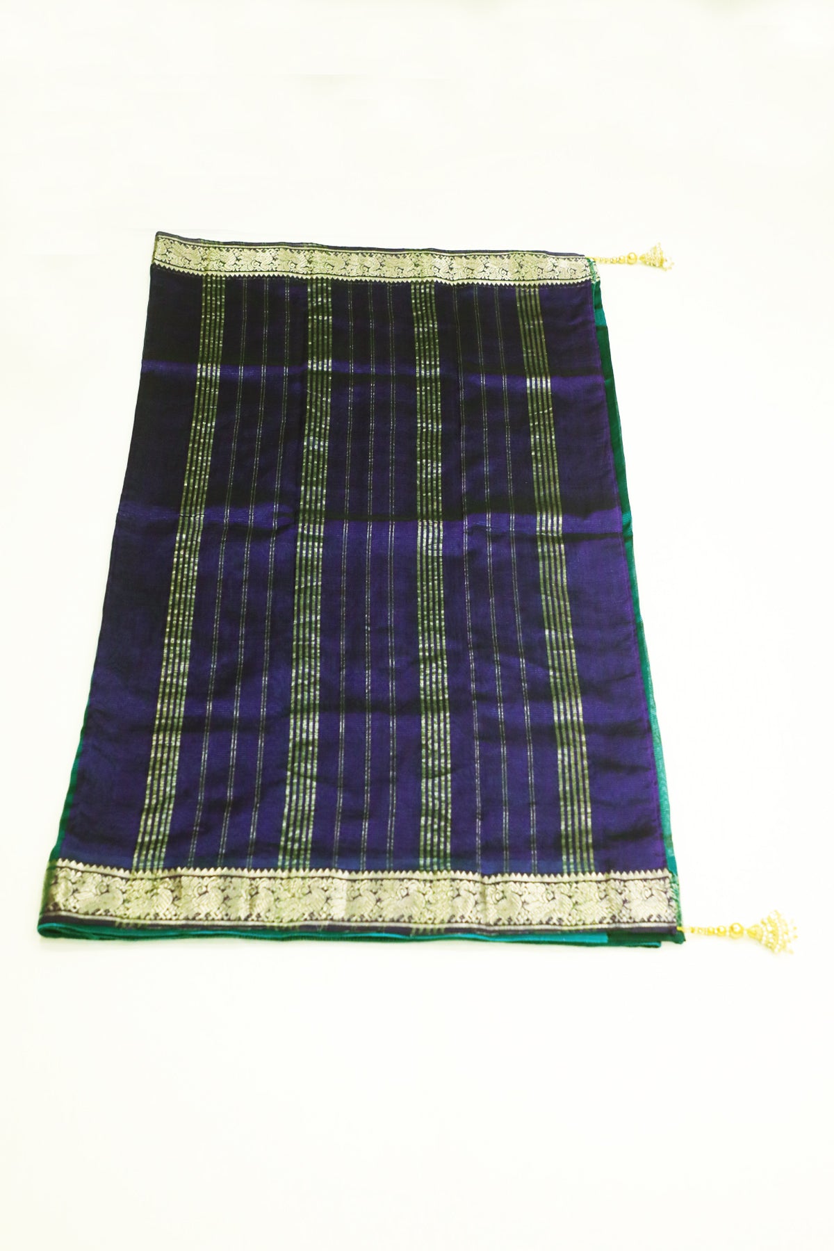 Handwoven Mangalagiri Silk Saree in Green