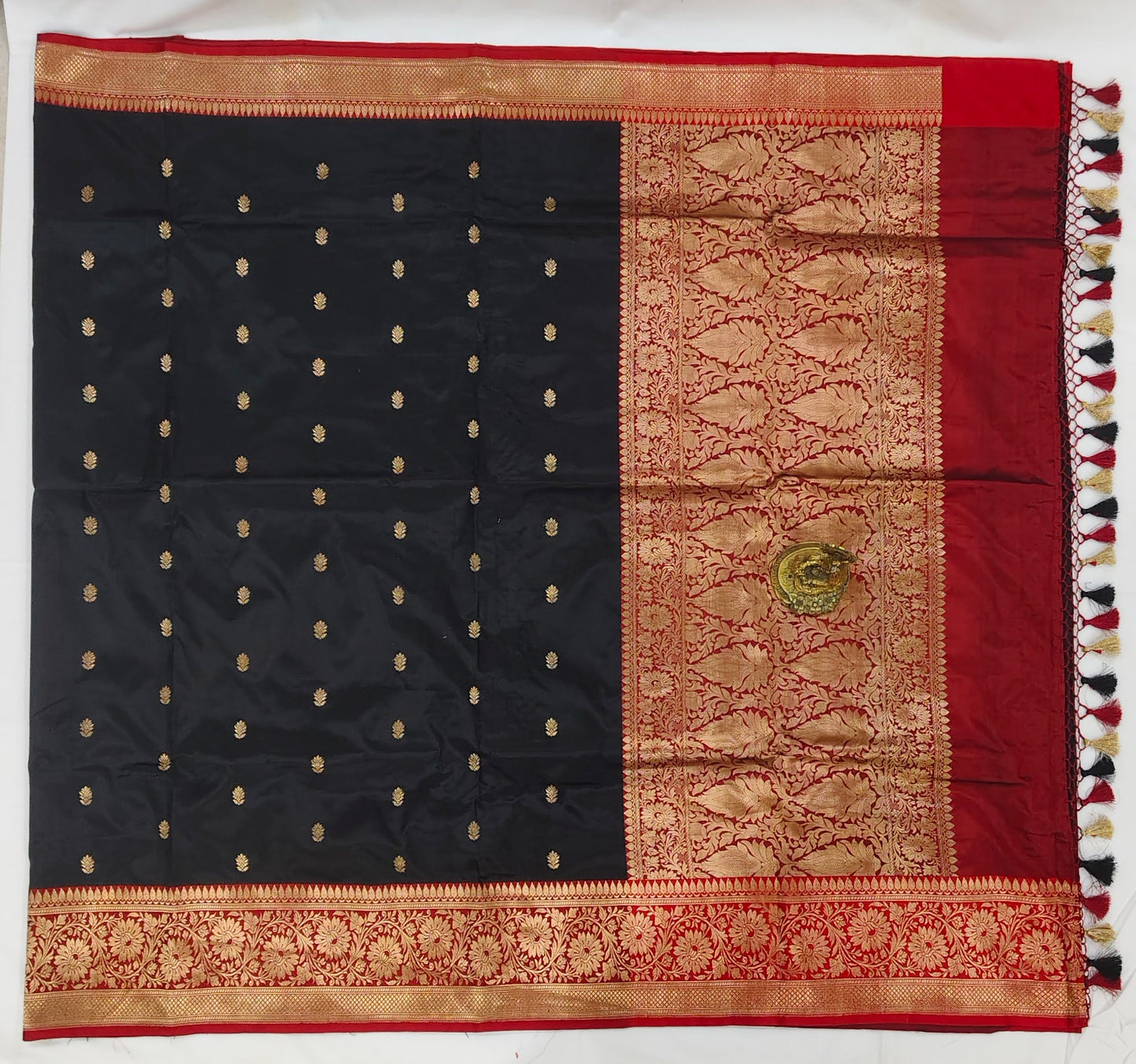 Benaras Katan Silk Saree in Black
