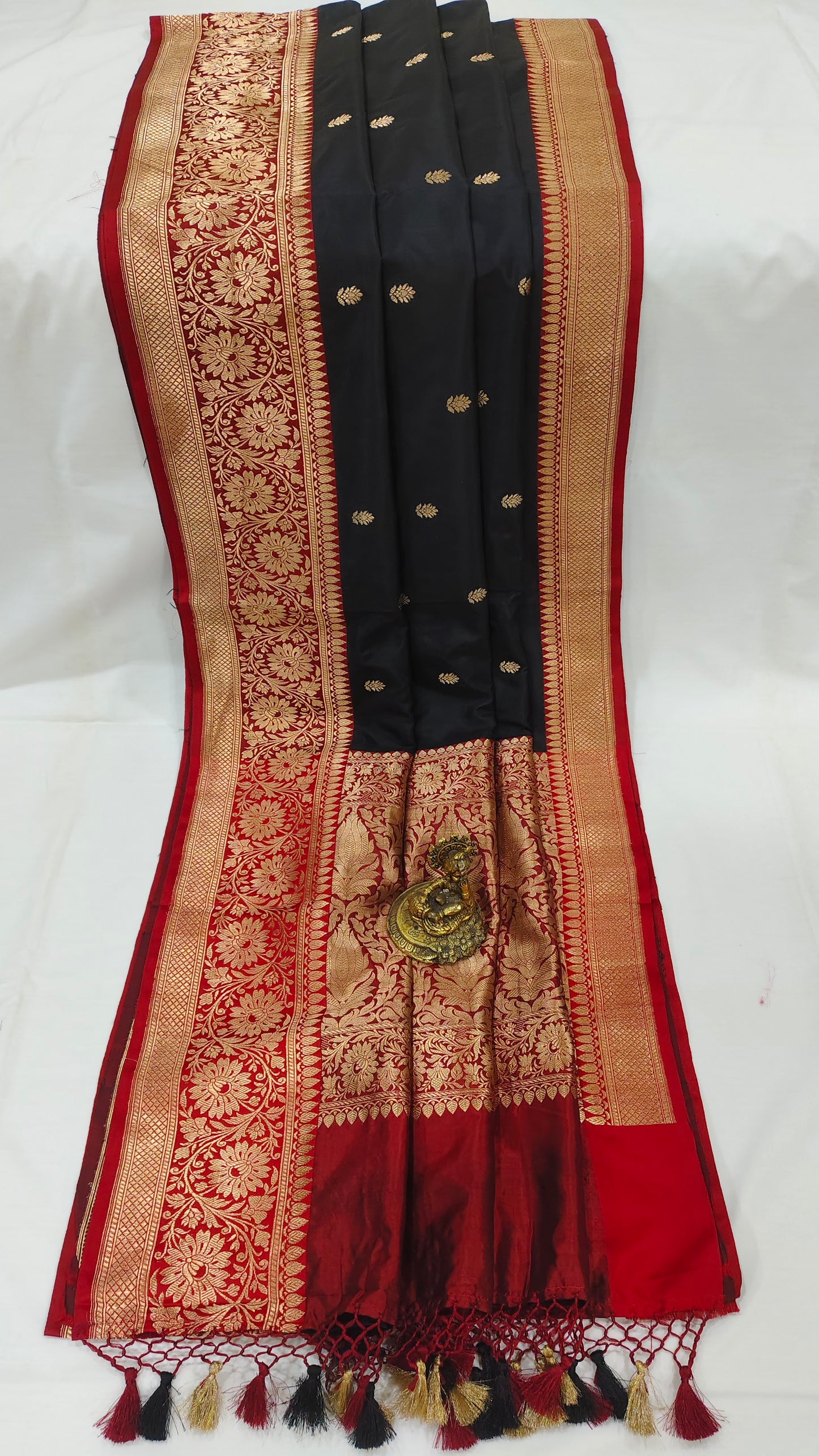 Benaras Katan Silk Saree in Black