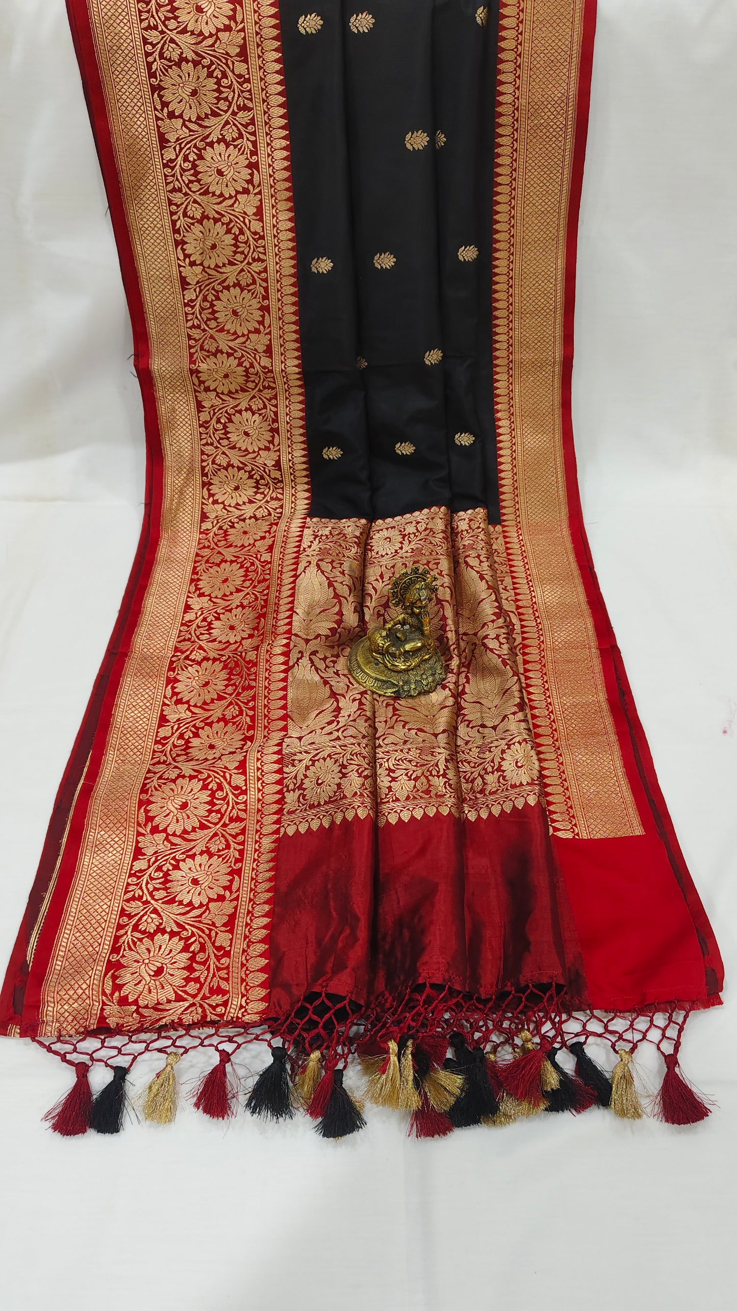 Benaras Katan Silk Saree in Black