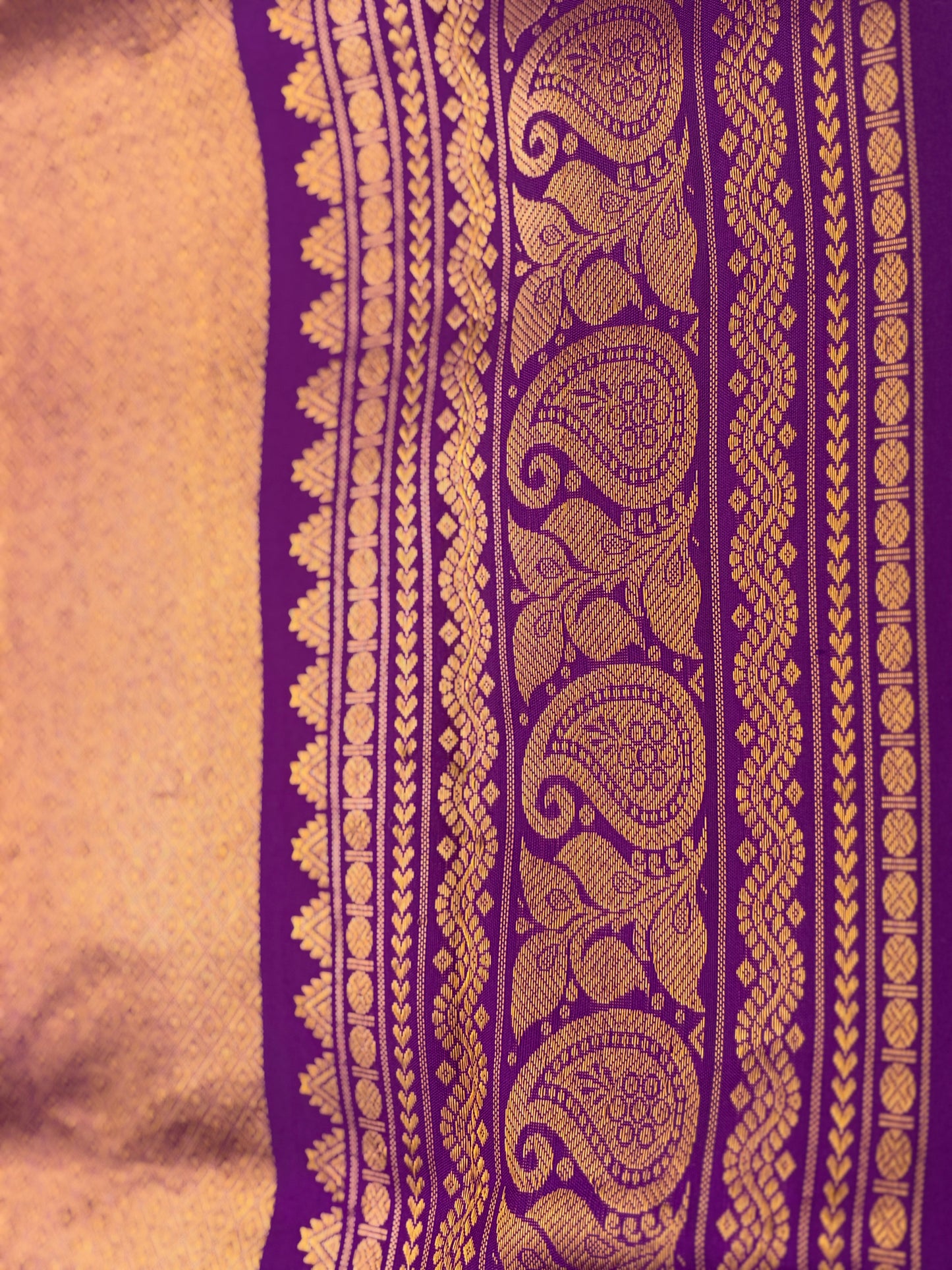 Handwoven Pure Gadwal Silk Saree in Lavender