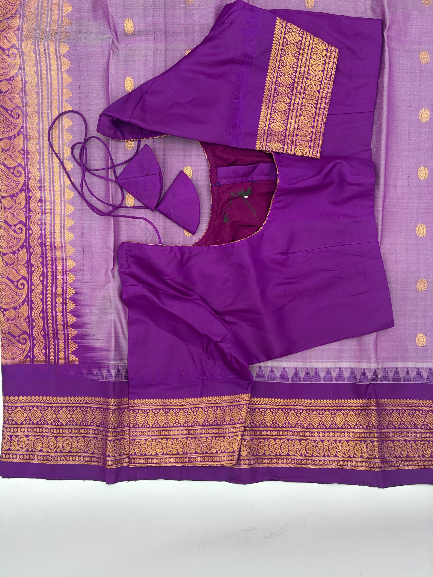 Handwoven Pure Gadwal Silk Saree in Lavender