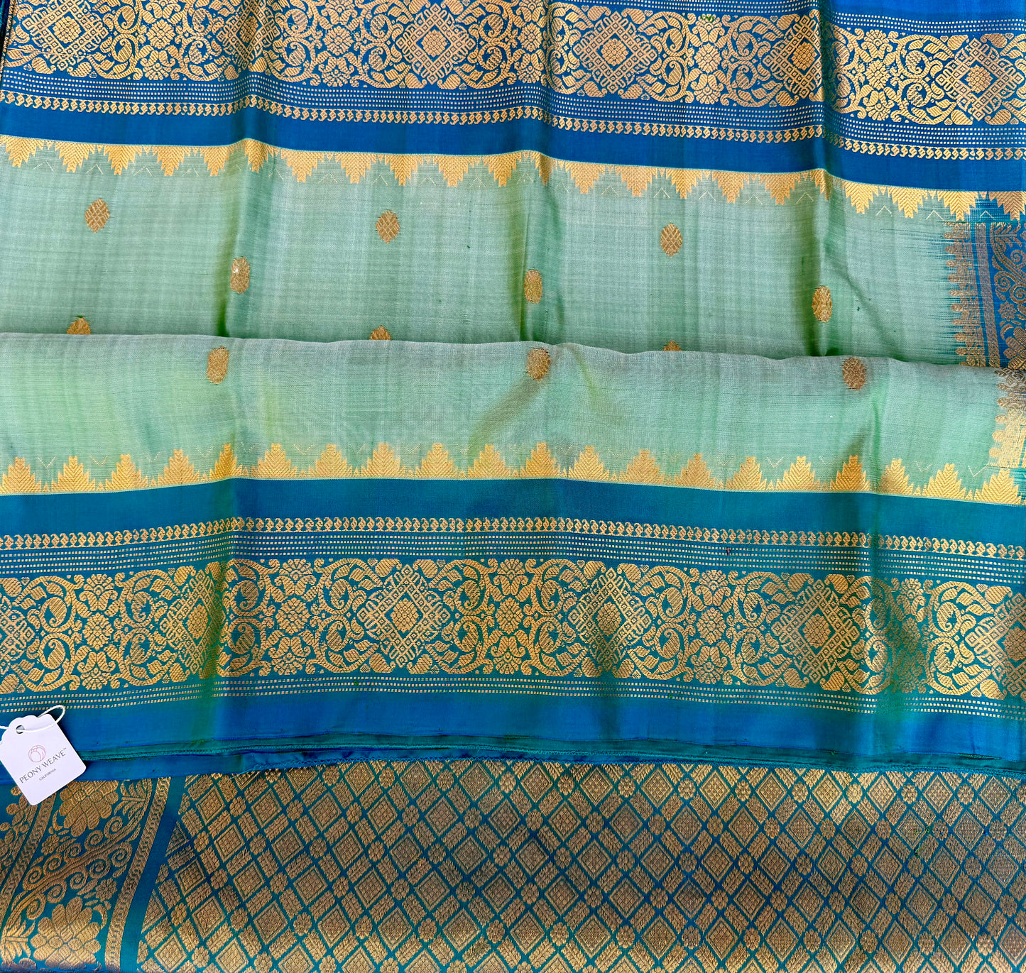 Handwoven Pure Gadwal Silk Saree in Lavender (Copy)
