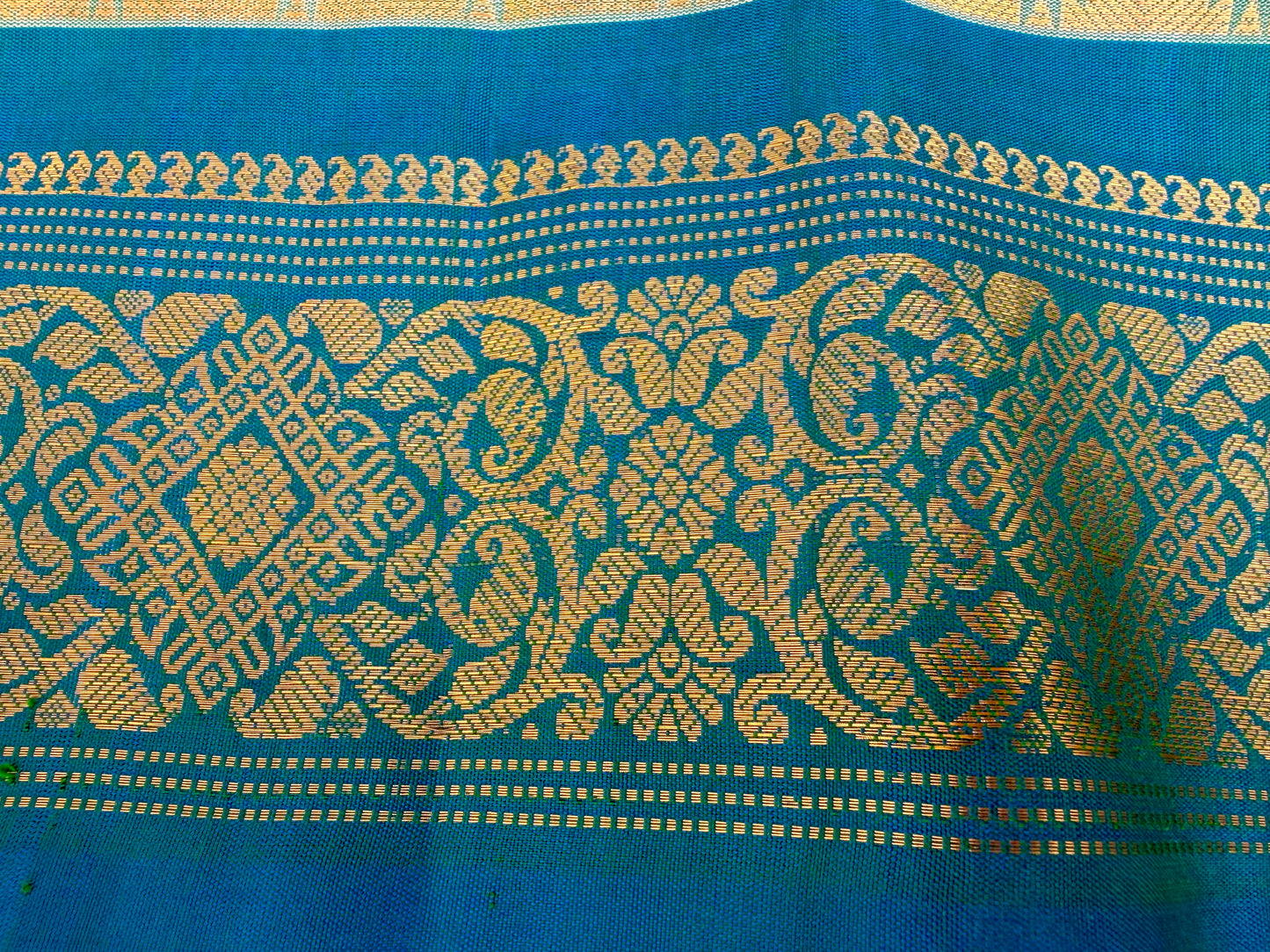 Handwoven Pure Gadwal Silk Saree in Lavender (Copy)