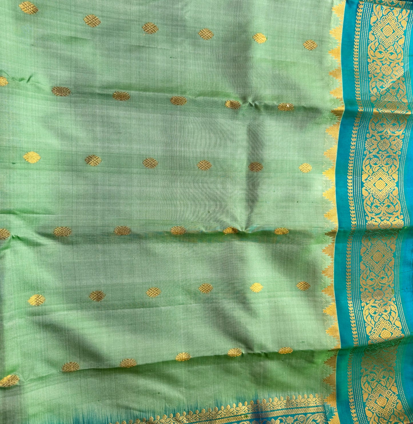 Handwoven Pure Gadwal Silk Saree in Lavender (Copy)
