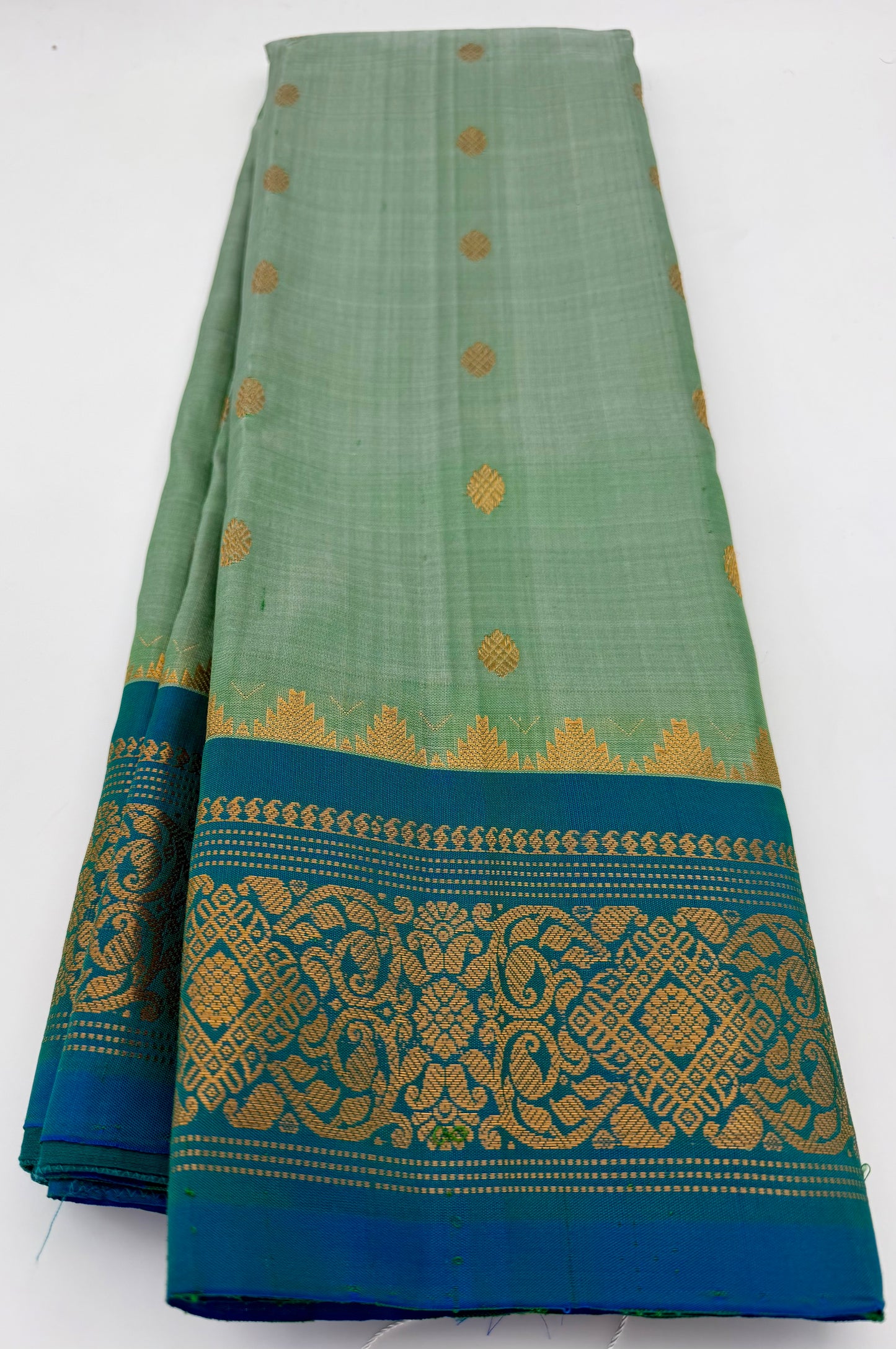 Handwoven Pure Gadwal Silk Saree in Lavender (Copy)