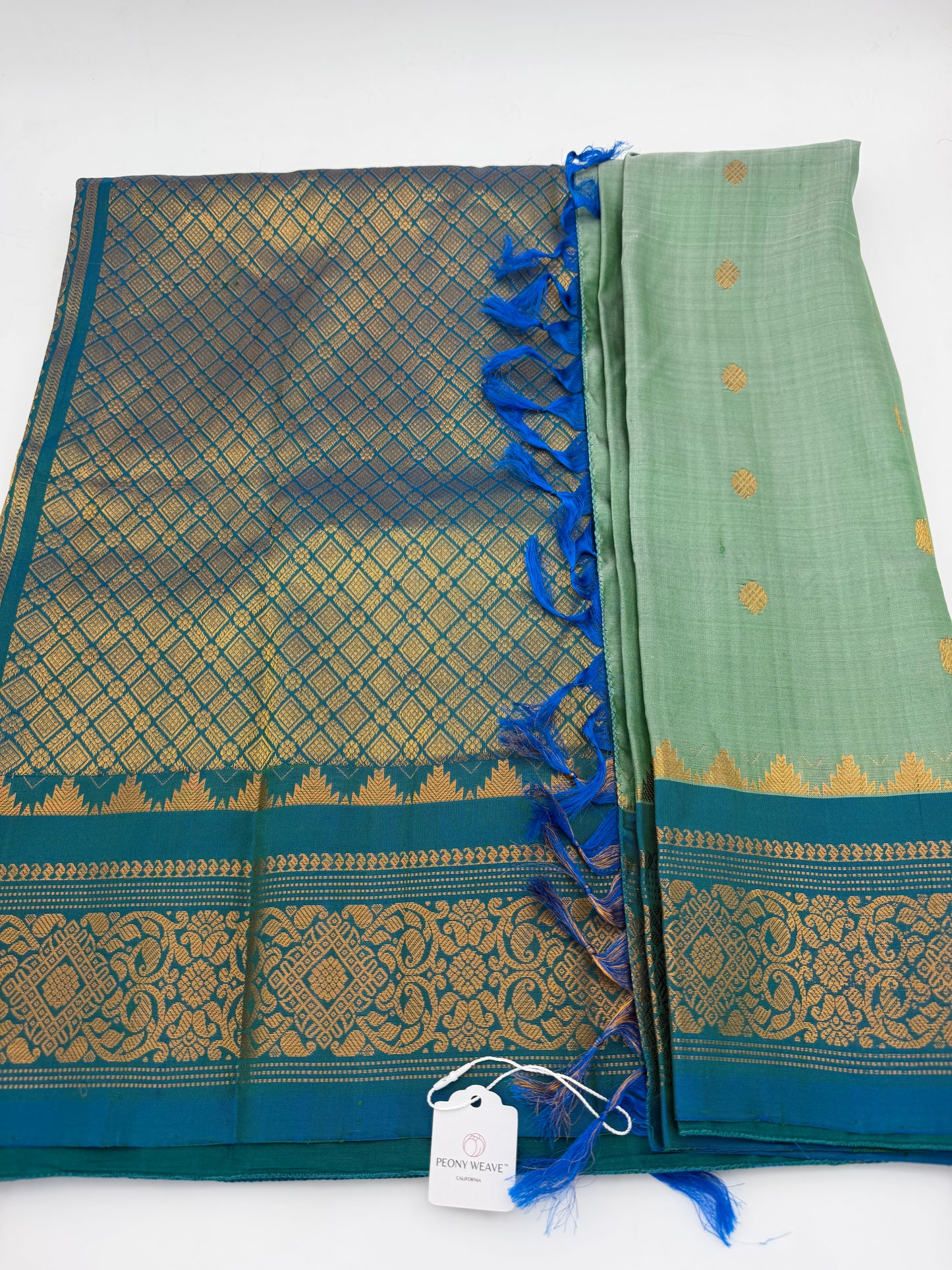 Handwoven Pure Gadwal Silk Saree in Lavender (Copy)